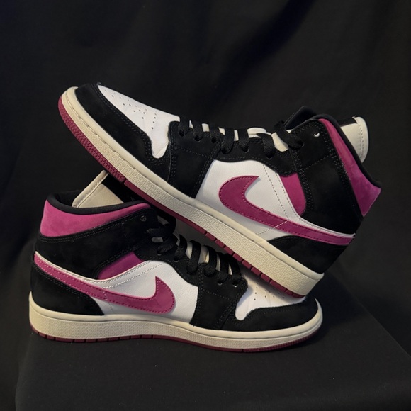 Nike Air Jordan 1 Mid Cactus Flower Women’s Size 8 - Picture 3 of 9